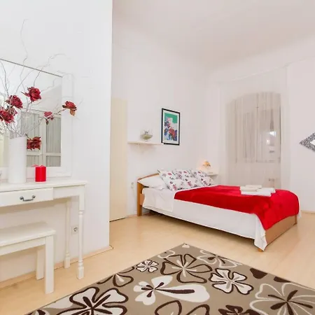 Apartment Stella City Center *