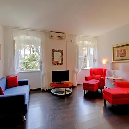 Stella City Center Apartment